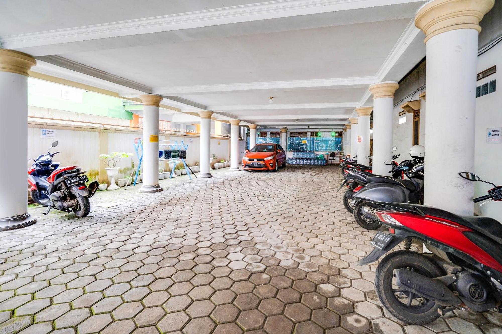 Oyo Life 91994 Sawerigading Jatinangor Syariah Hotel Sayang Eksteriør billede